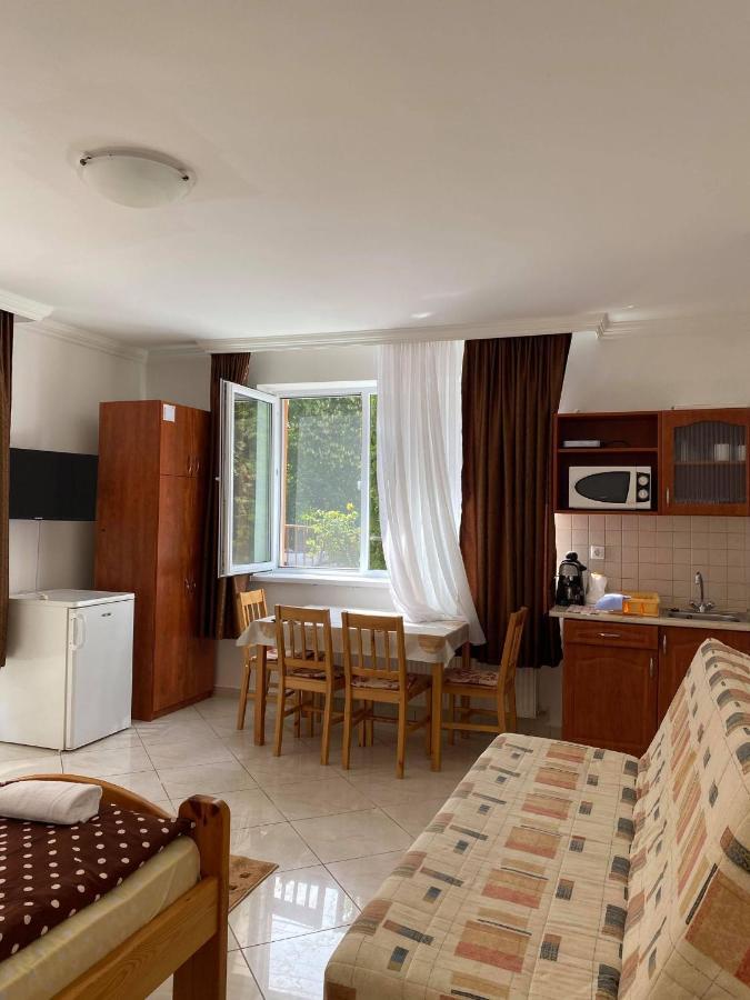 Birta Apartman Hajduszoboszlo Exterior photo